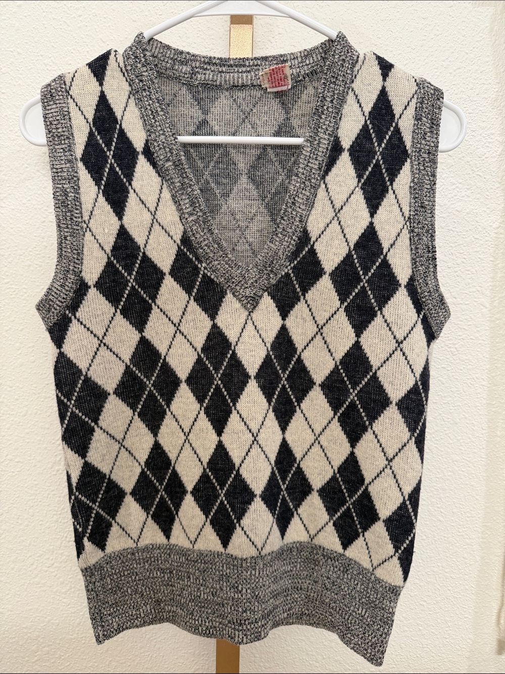 Lamb and Angora Rabbit Wool Blend Argyle V-Neck Sweater Vest - Black & Cream